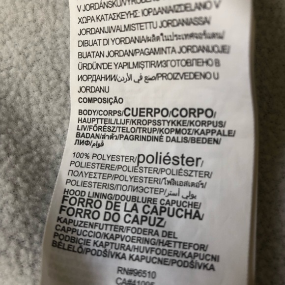 Under Armour Sleeveless Hoodie NWOT - Picture 4 of 6